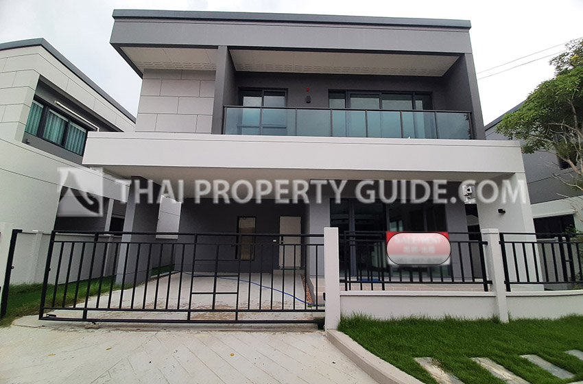 House with Shared Pool in Bangnatrad 